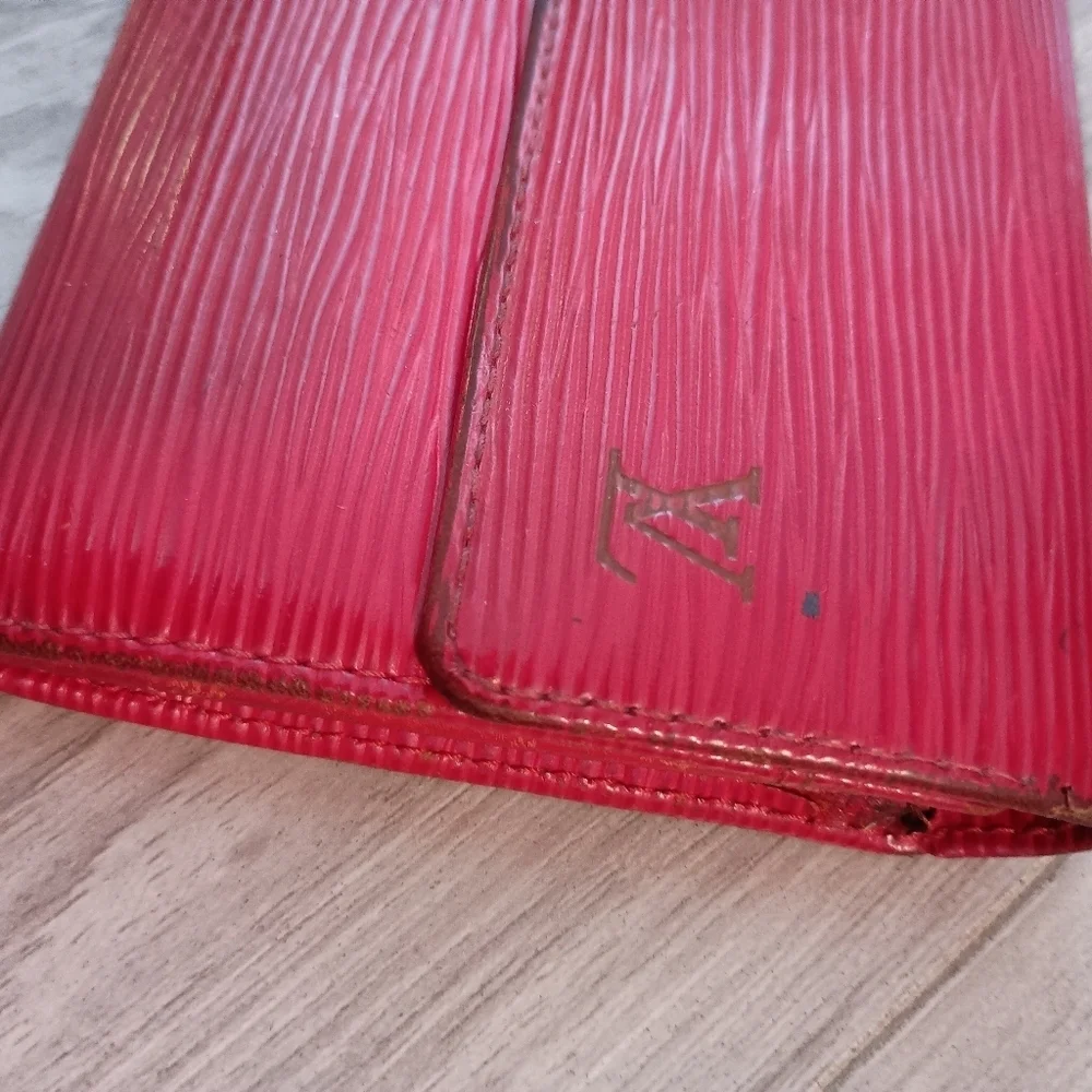 Louis Vuitton Sarah leather wallet red